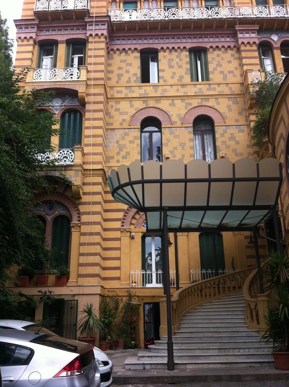 Casa Vacanze Amedeo Nápoles Exterior foto